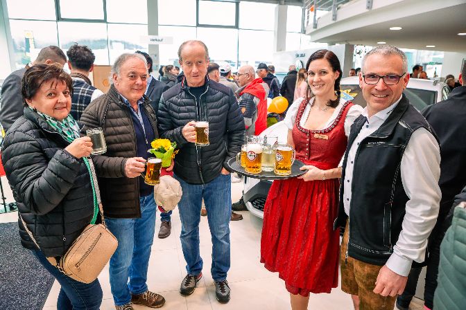 Viele%20nutzten%20die%20Fr%FChjahrs%20Autoschau%20in%20Scheibbs%20als%20Treffpunkt